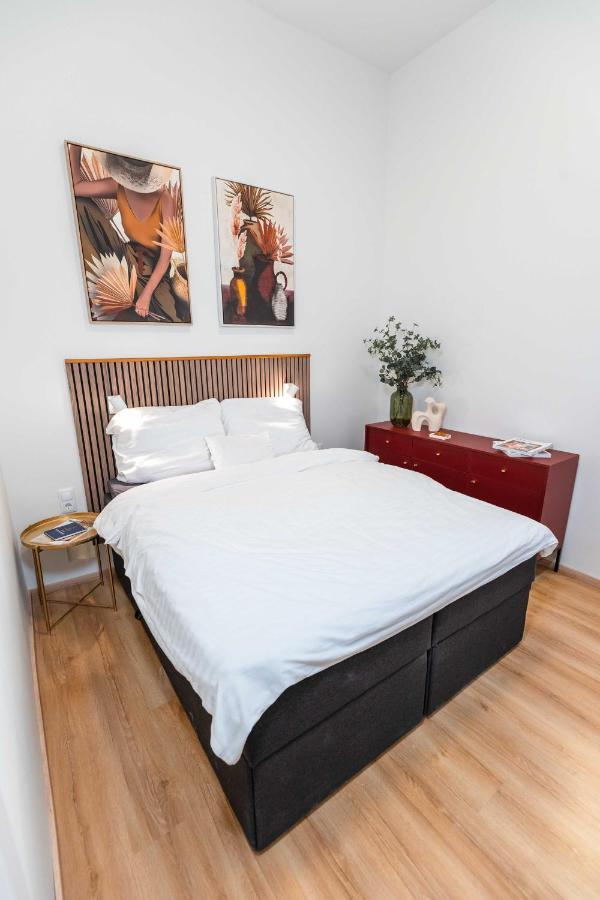 Modern Apartment French Balkony Budapeszt Zewnętrze zdjęcie