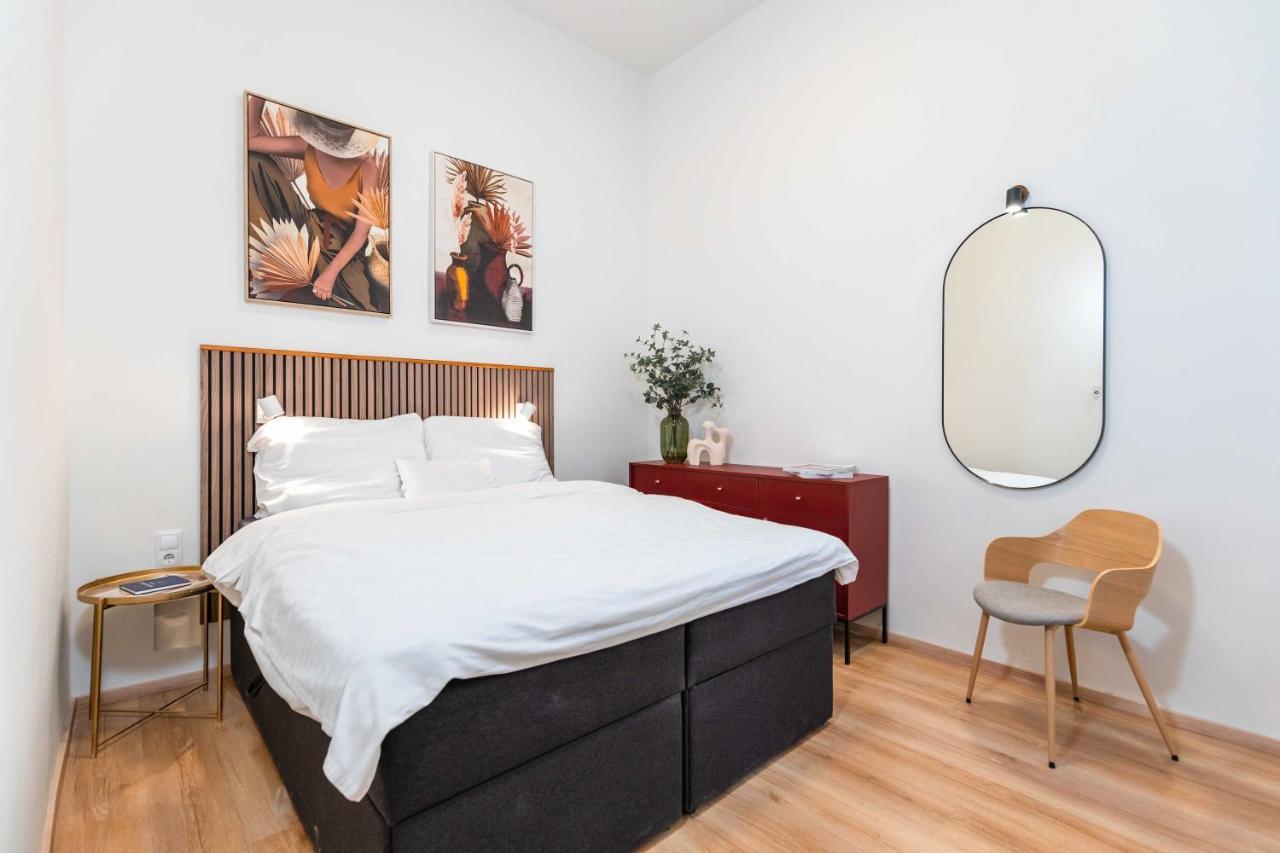 Modern Apartment French Balkony Budapeszt Zewnętrze zdjęcie